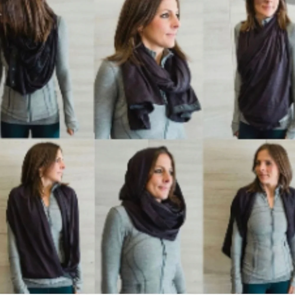 Lululemon Vinyasa Snap‎ Convertible Scarf in Black and White Stripe